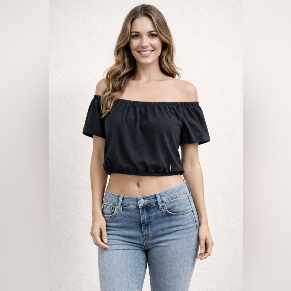 Hollister Off the shoulder black crop top